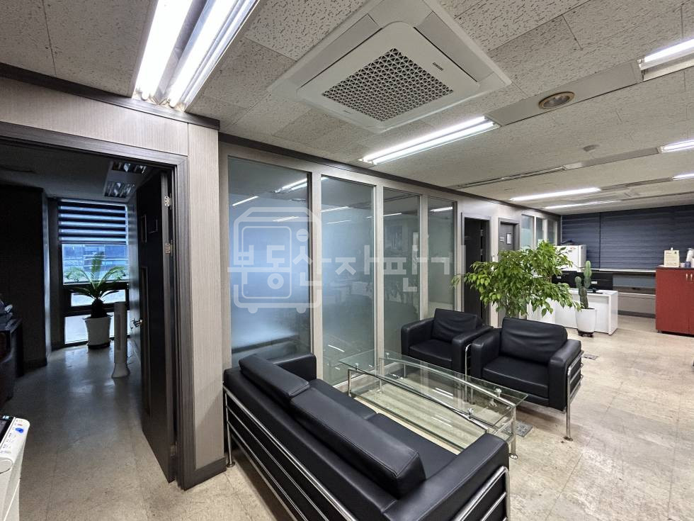 서울 강남구 대치동 2호선 삼성역 도보 8분 테헤란로 이면도로에 위치한 3층 사무실 월세 매물번호 28990 사진 9