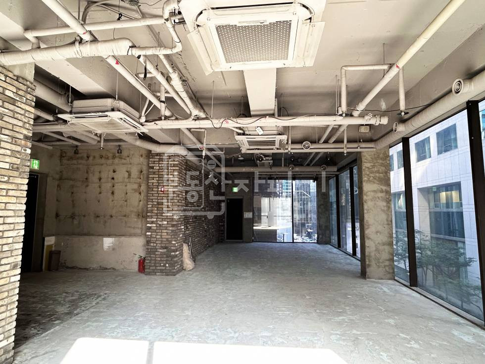 서울 강남구 역삼동 2호선 역삼역 도보 2분 초역세권 2층 임대 월세 매물번호 28951 사진 1