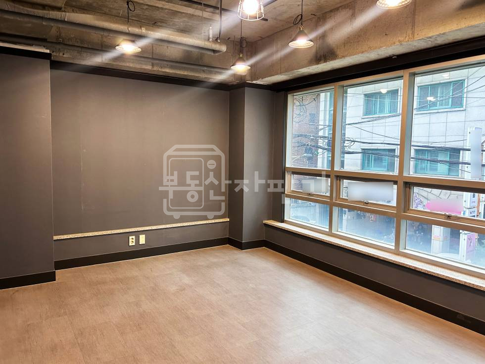 서울 강남구 논현동 언주역 도보 1분 초역세권 룸 많고 컨디션 좋은 2층 임대 월세 매물번호 28939 사진 4