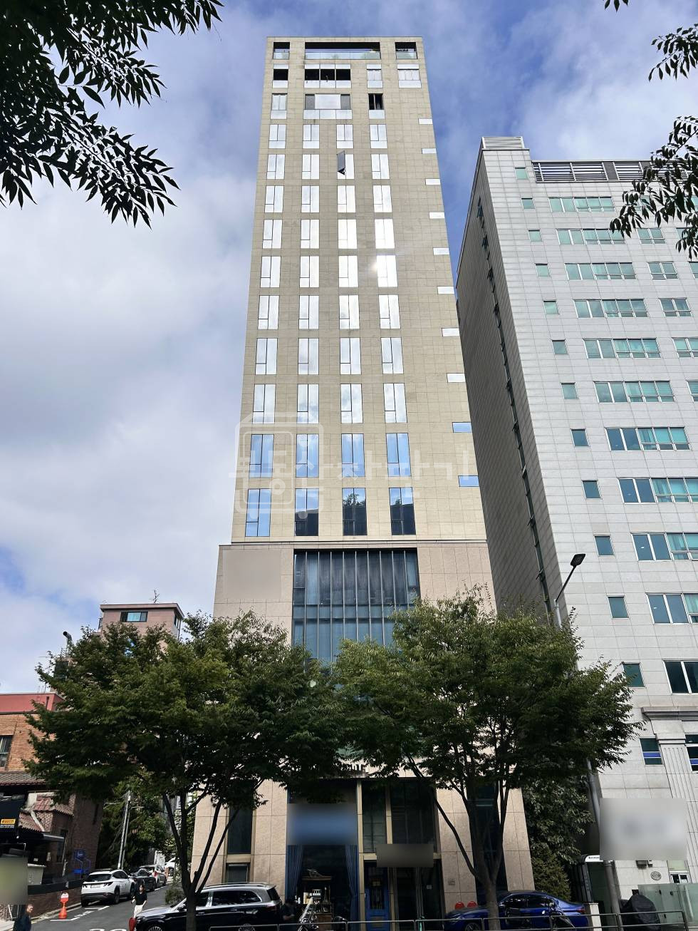 서울 강남구 논현동 선정릉역 1번출구 도보 1분 초역세권 대로변 사무실 7층 월세 매물번호 28915 사진 1