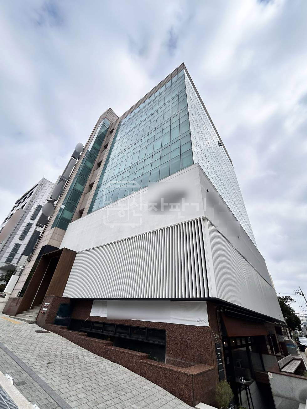 서울 강남구 삼성동 선정릉역 도보 2분 초역세권 대로변 2층 임대 월세 매물번호 28905 사진 1
