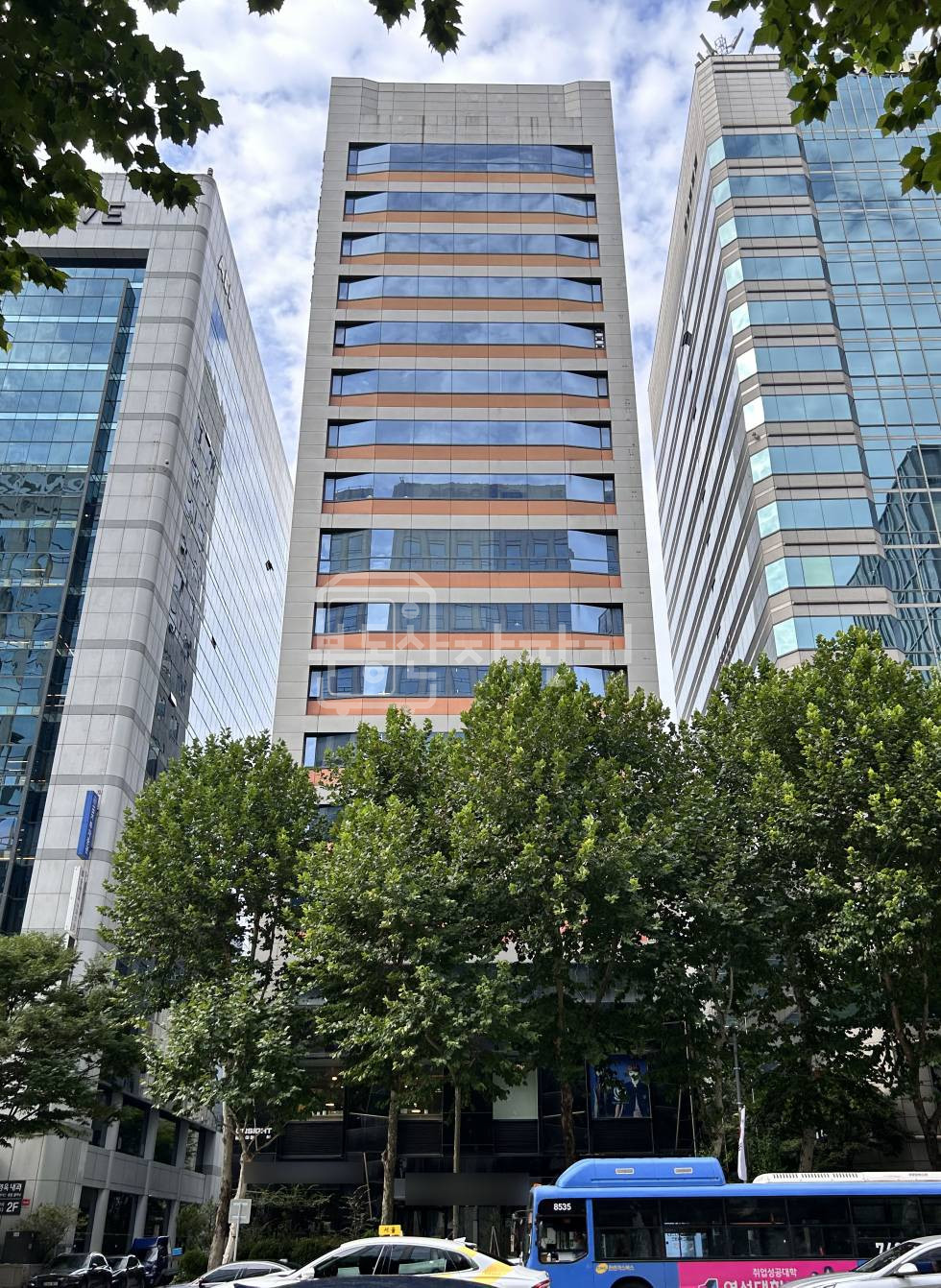 서울 강남구 삼성동 삼성역 도보 9분 역세권 넓은 사무실 6층 임대 월세 매물번호 28822 사진 1