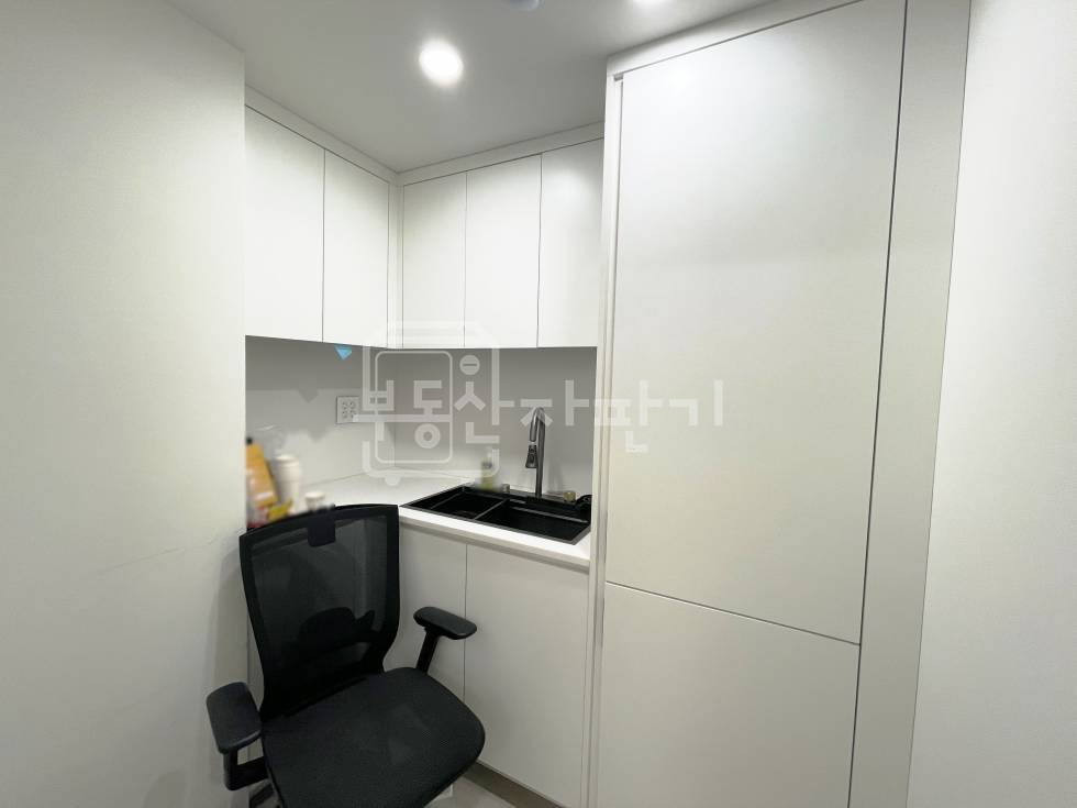 서울 강남구 논현동 무권리, 학동역 3분, 초역세권, 3층 임대 월세 매물번호 32555 사진 12