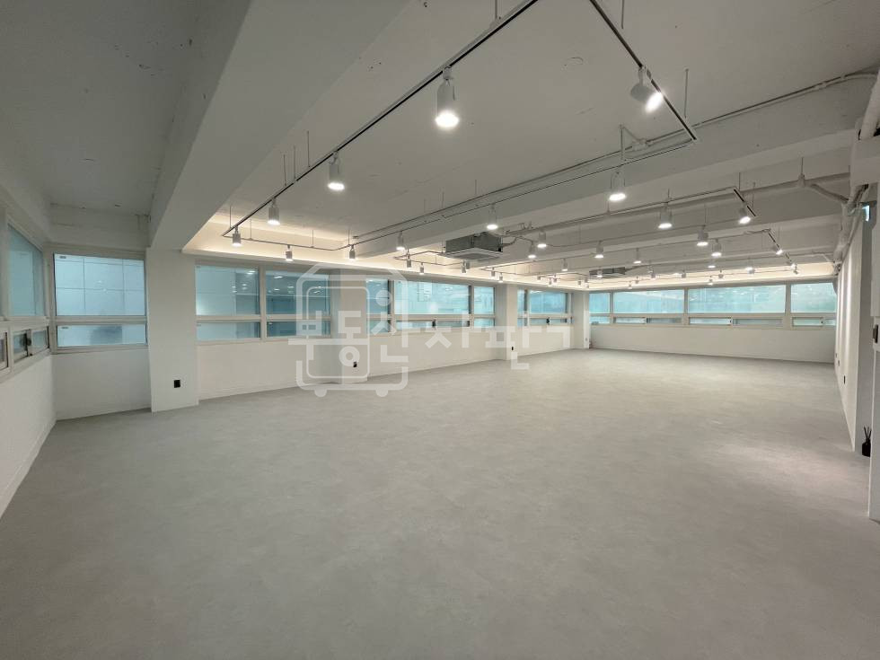 서울 강남구 논현동 무권리, 논현역 6분, 역세권, 4층 임대 월세 매물번호 32558 사진 3