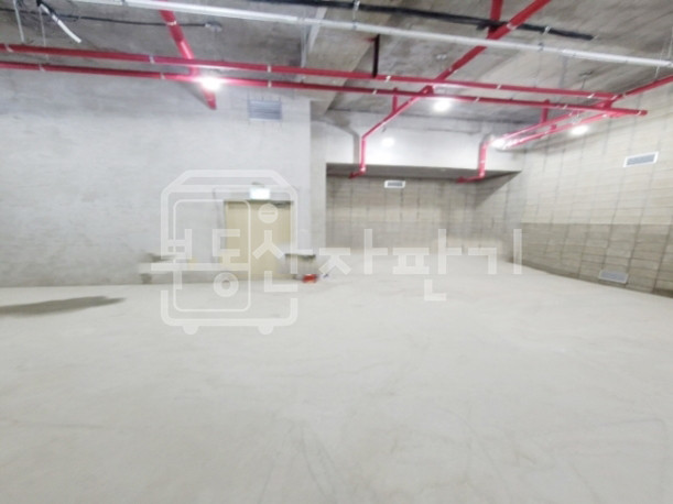 서울 강남구 역삼동 무권리, 역삼역 8분, 역세권, 층고5m, 지하1층 임대 월세 매물번호 25092 사진 1