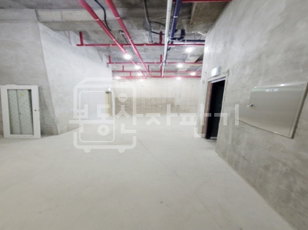서울 강남구 역삼동 무권리, 역삼역 8분, 역세권, 층고5m, 지하1층 임대 월세 매물번호 25092 사진 3