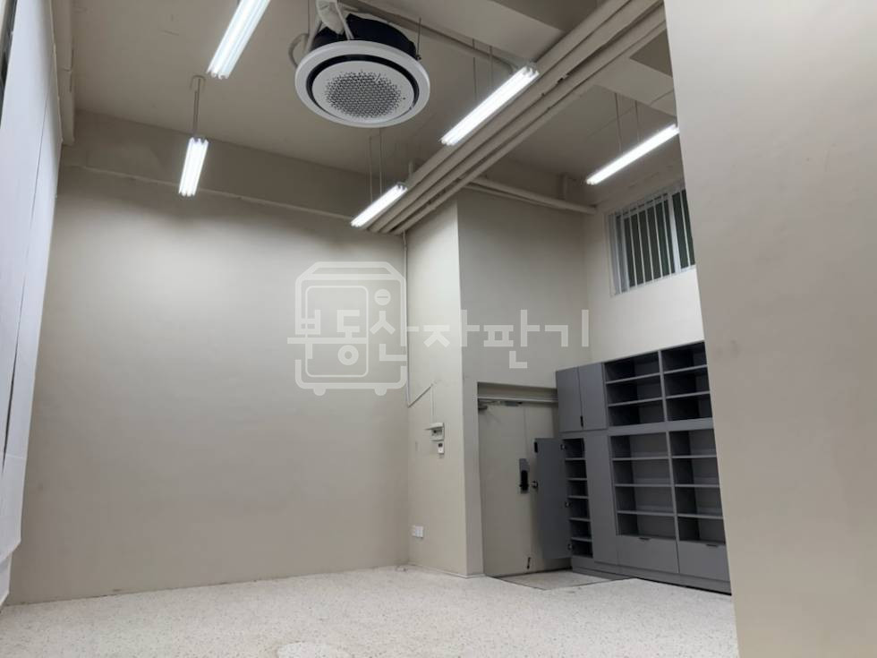 서울 강남구 청담동 무권리, 높은층고, 청담동 주민센터인근, 지하1층 임대 월세 매물번호 32696 사진 3