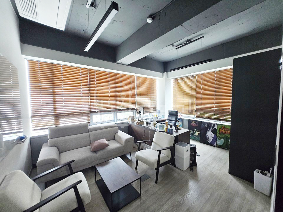 서울 강남구 논현동 강남구청역 6분, 역세권, 세관사거리 인근, S급인테리어 월세 매물번호 31882 사진 1