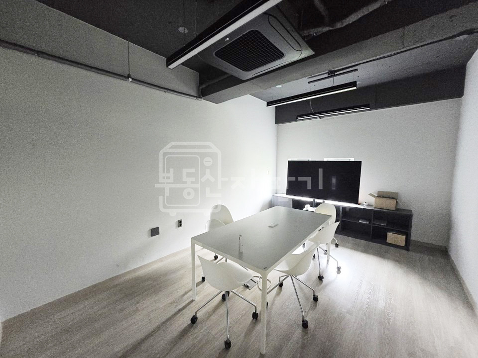 서울 강남구 논현동 강남구청역 6분, 역세권, 세관사거리 인근, S급인테리어 월세 매물번호 31882 사진 3