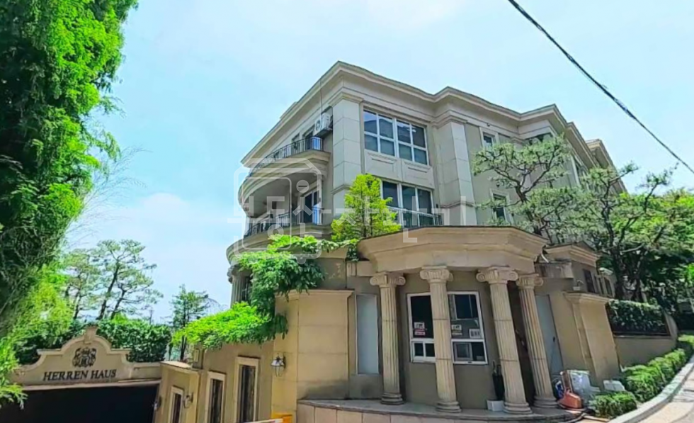 서울 용산구 한남동 헤렌하우스, 룸5욕3, 파노라마 한강뷰, 귀한 단층타입, 유엔빌리지 높은 투자가치 매매 매물번호 32820 사진 2