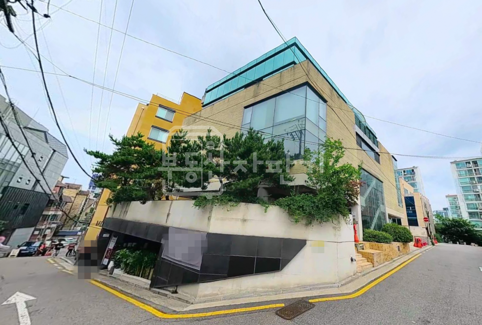 서울 강남구 논현동 무권리, 역세권, 논현역 도보5분, 지하2층 임대 월세 매물번호 32824 사진 1