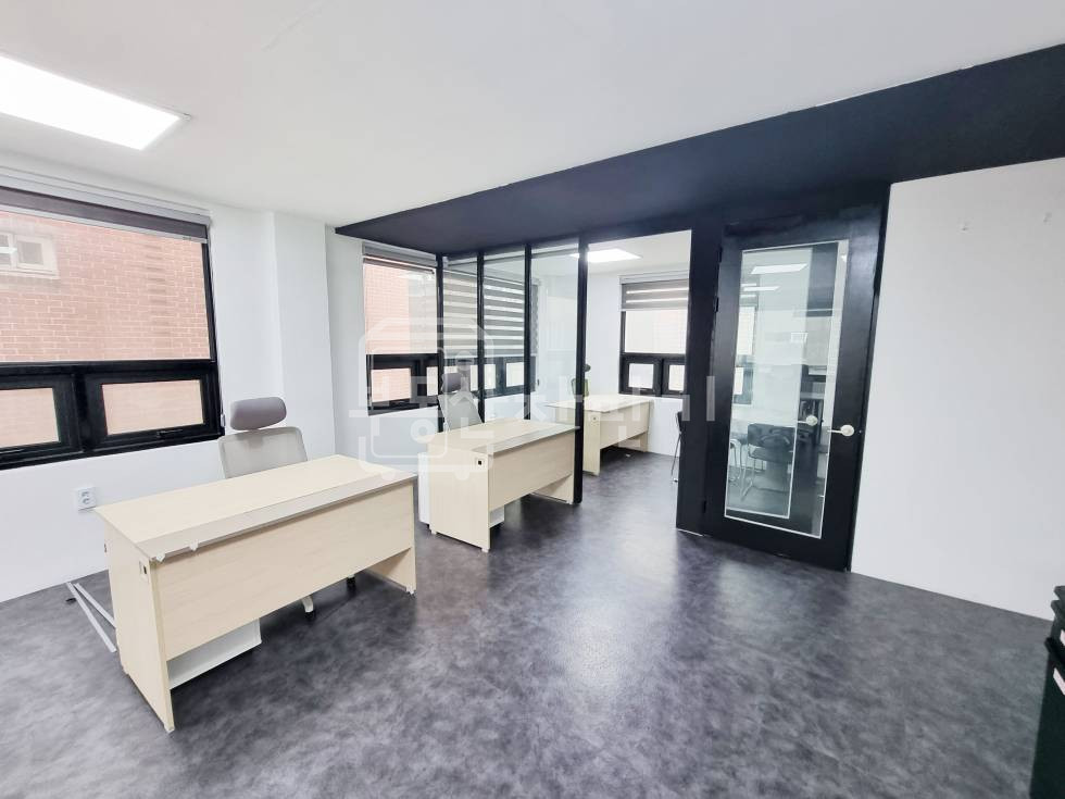 서울 강남구 논현동 무권리, 언주역 도보2분 초역세권, 2층 임대 월세 매물번호 31042 사진 2