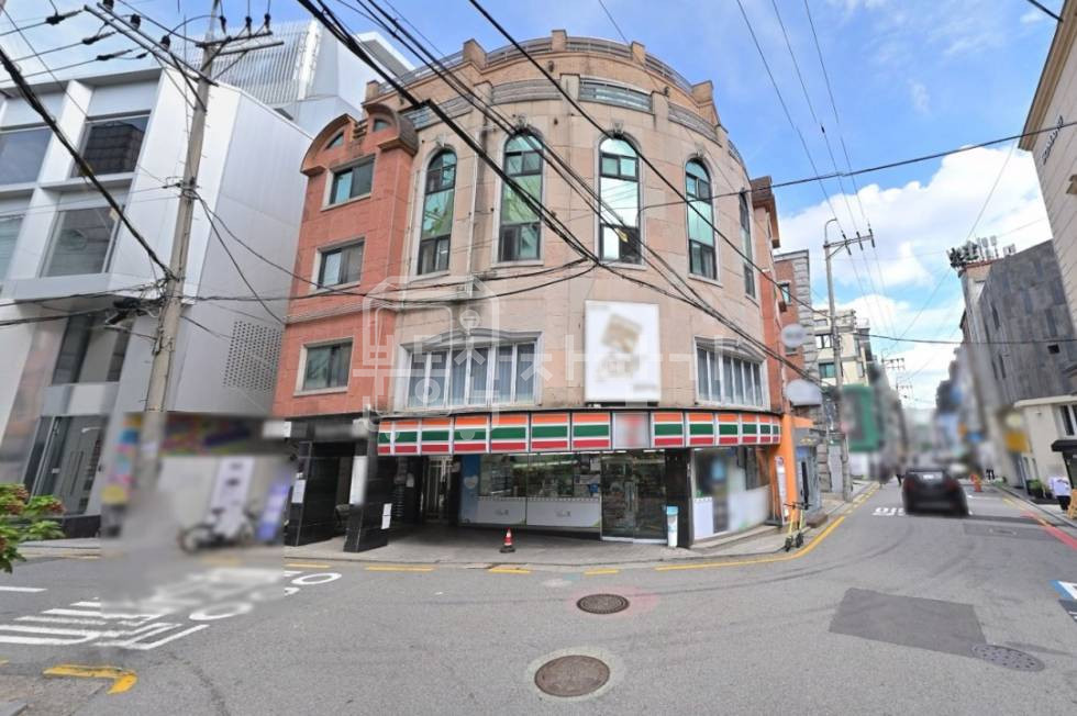 서울 강남구 신사동 무권리, 세로수길 코너건물, 4층 임대 월세 매물번호 32853 사진 1