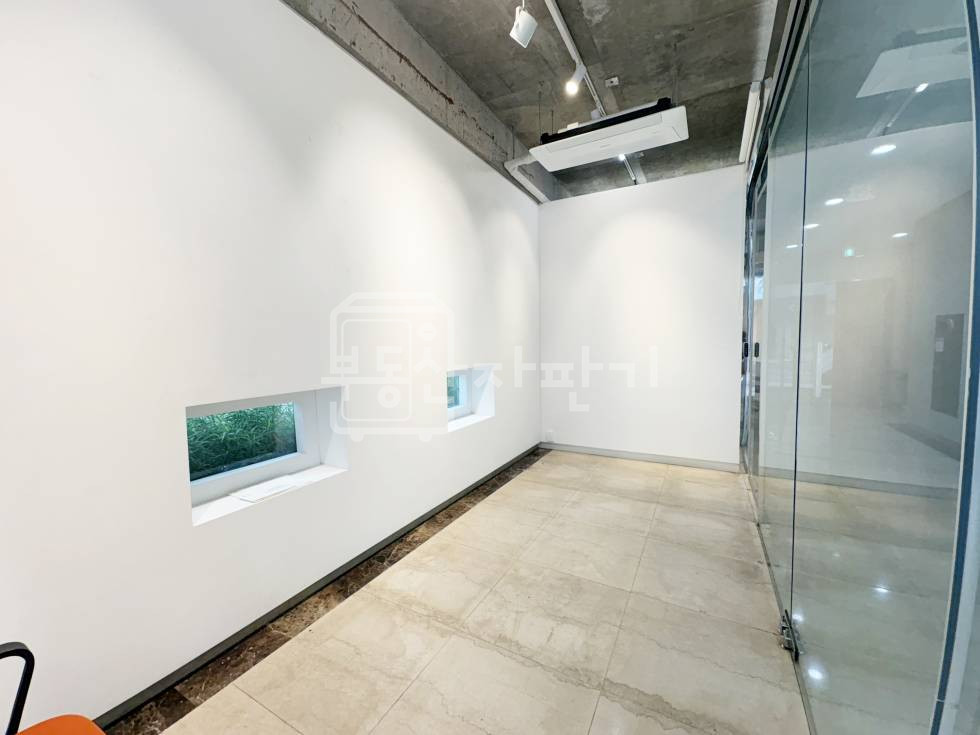 서울 강남구 논현동 무권리, 학동역 4분, 역세권, 1층 임대 월세 매물번호 31582 사진 2