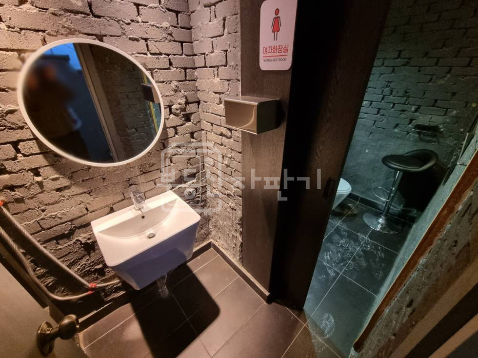 서울 강남구 신사동 무권리, 도산공원 인근, 지하1층 임대 월세 매물번호 32386 사진 5