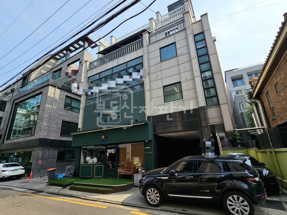서울 강남구 신사동 무권리, 압구정로데오역 도보8분, 역세권, 5층 임대 월세 매물번호 28011 사진 1
