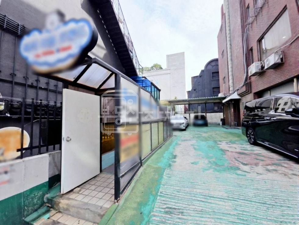 서울 강남구 논현동 무권리 논현역 도보 3분 초역세권 이면도로 지하 1층 월세 매물번호 30862 사진 4