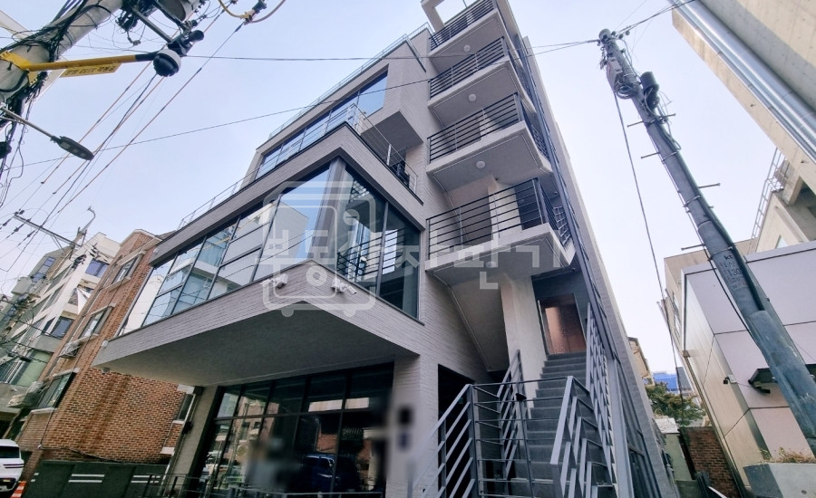 서울 강남구 신사동 무권리, 신사역 도보 5분, 역세권, 2층 임대 월세 매물번호 33002 사진 1