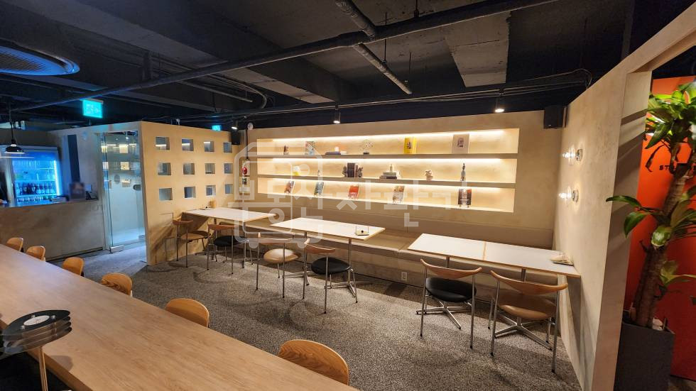 서울 강남구 논현동 도산공원 사거리 인근 A급 인테리어 지하 2층 임대 월세 매물번호 32531 사진 6
