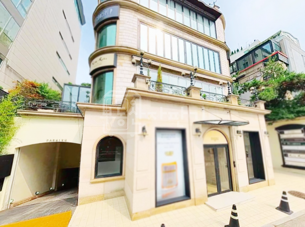 서울 강남구 청담동 무권리, 압구정로데오역 5분, 역세권, 1층 임대 월세 매물번호 33049 사진 1