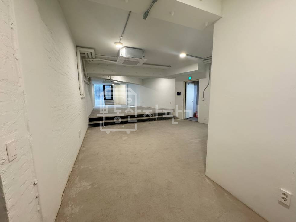 서울 강남구 청담동 무권리, 신축, 압구정로데오역 도보6분, 지하1층 임대 월세 매물번호 33061 사진 2