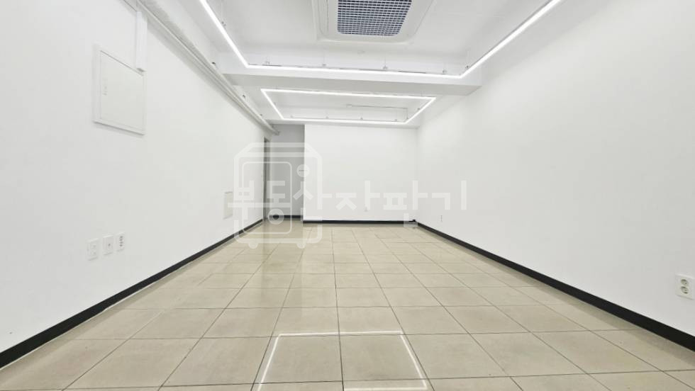 서울 강남구 역삼동 무권리, 9호선 언주역 도보 5분, 역세권, 1층 임대. 월세 매물번호 28568 사진 1