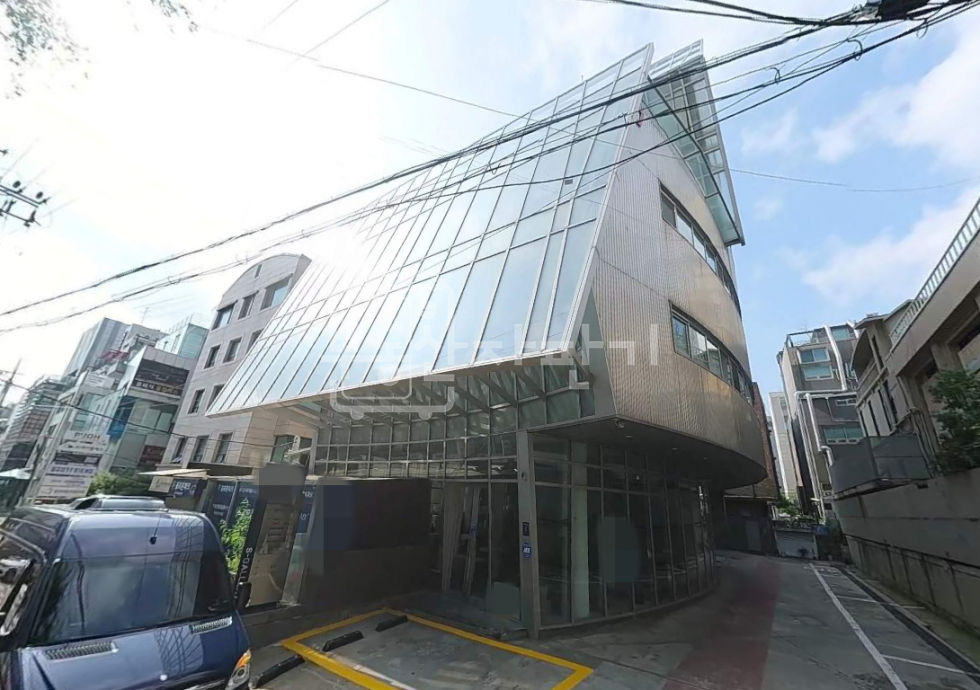 서울 강남구 신사동 압구정로데오역 도보 10분 이면도로 1층 월세 매물번호 33130 사진 1