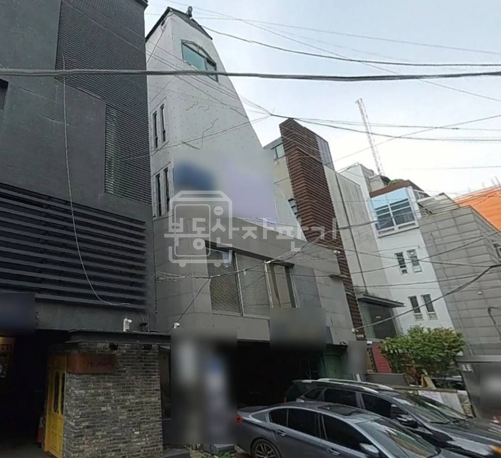 서울 강남구 청담동 압구정로데오역 도보 2분 초역세권 이면도로 4층 월세 매물번호 33189 사진 1