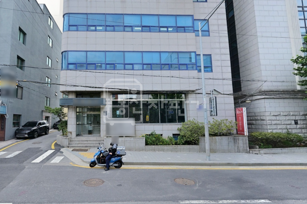 서울 서초구 서초동 대로변, 교대사거리 인근, 1층 임대 월세 매물번호 33214 사진 1