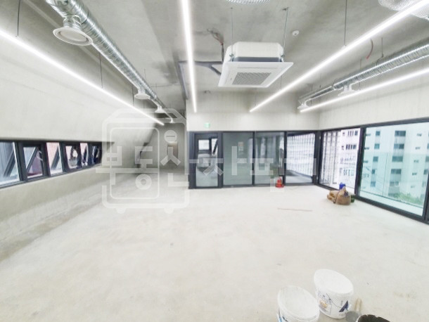 서울 강남구 청담동 무권리, 강남구청역 1분, 초역세권, 4층 임대 월세 매물번호 33222 사진 1