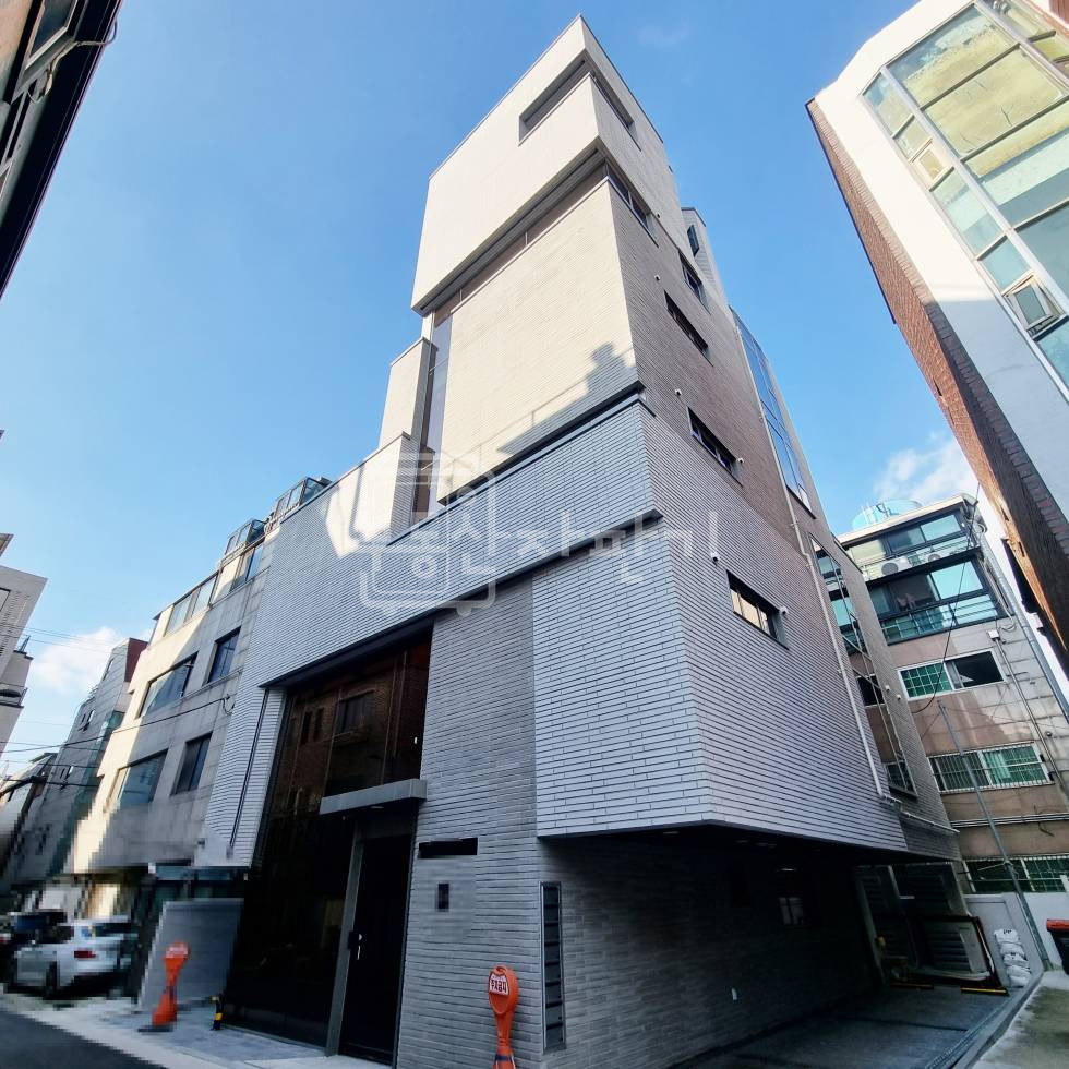 서울 강남구 신사동 압구정역 도보 9분 역세권 이면도로 2층 신축 첫 입주 월세 매물번호 33264 사진 4
