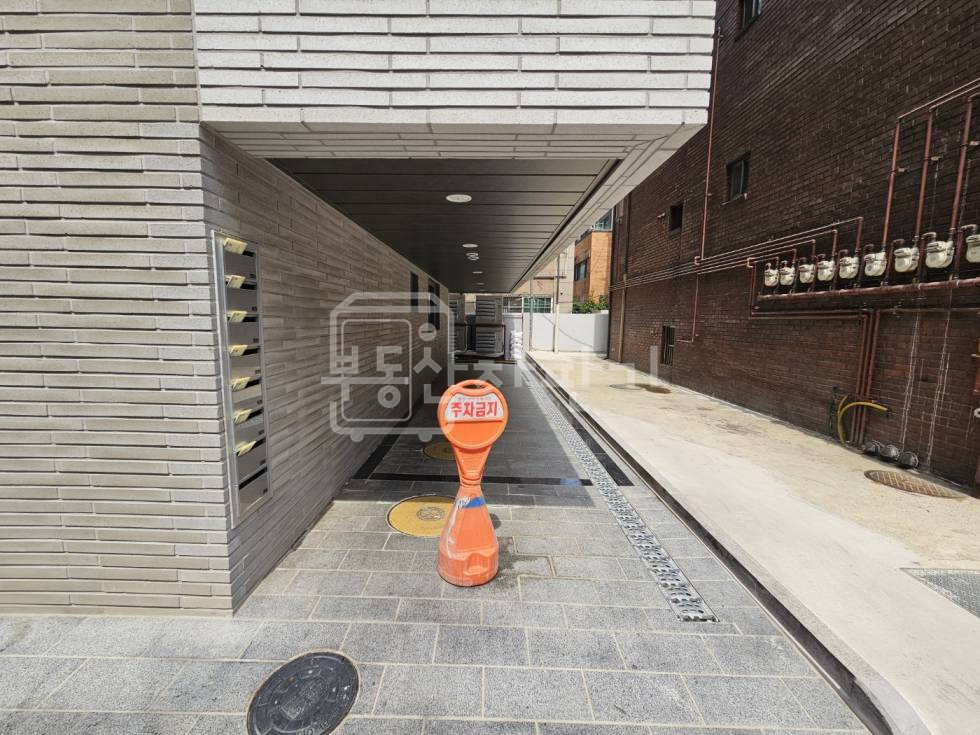 서울 강남구 신사동 압구정역 도보 9분 역세권 이면도로 2층 신축 첫 입주 월세 매물번호 33264 사진 5