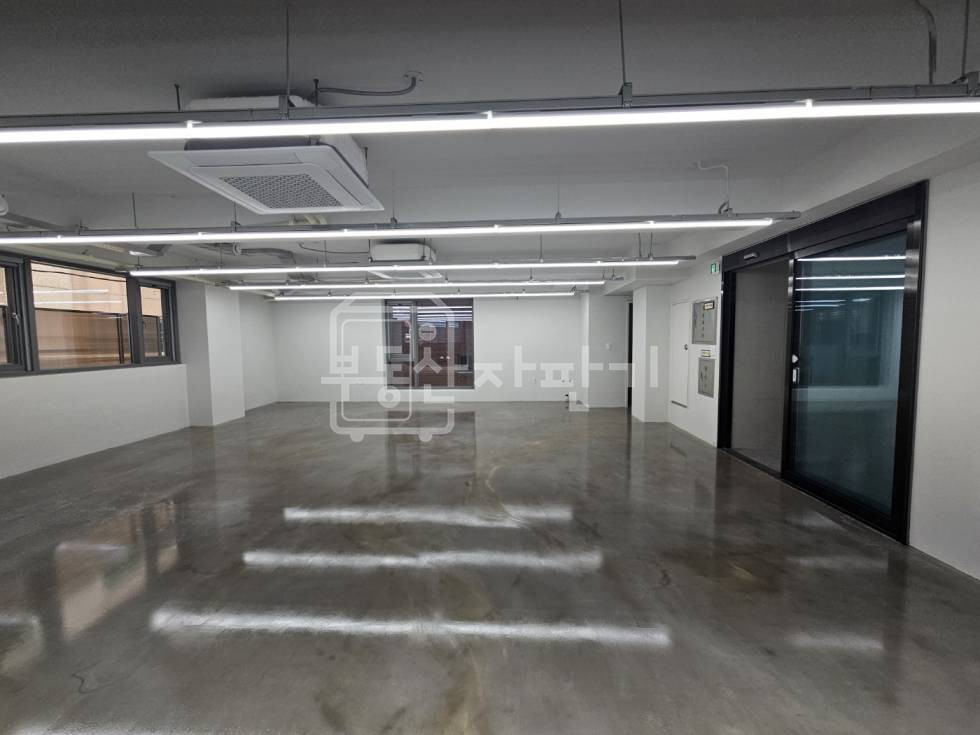 서울 강남구 신사동 압구정역 도보 9분 역세권 이면도로 2층 신축 첫 입주 월세 매물번호 33264 사진 13