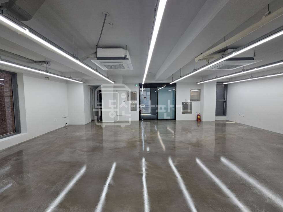 서울 강남구 신사동 압구정역 도보 9분 역세권 이면도로 3층 신축 첫 입주 월세 매물번호 33265 사진 8