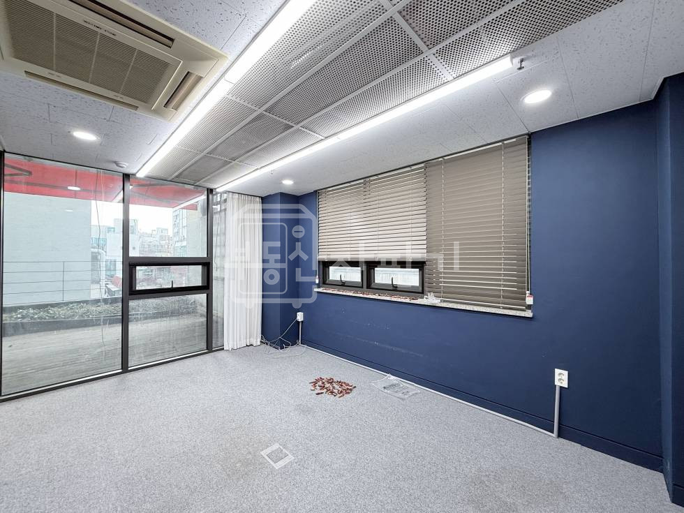 서울 강남구 논현동 테라스 , 주차무료 2대, 을지병원 인근, 코너건물 5층 임대 월세 매물번호 33318 사진 4