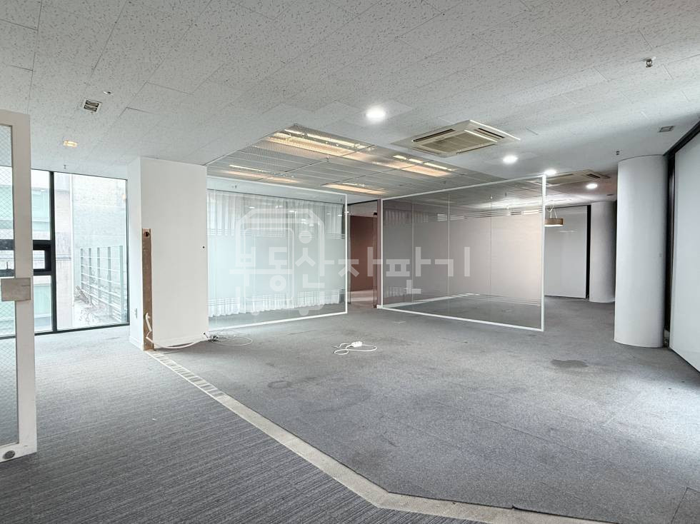 서울 강남구 논현동 테라스 , 주차무료 2대, 을지병원 인근, 코너건물 5층 임대 월세 매물번호 33318 사진 9