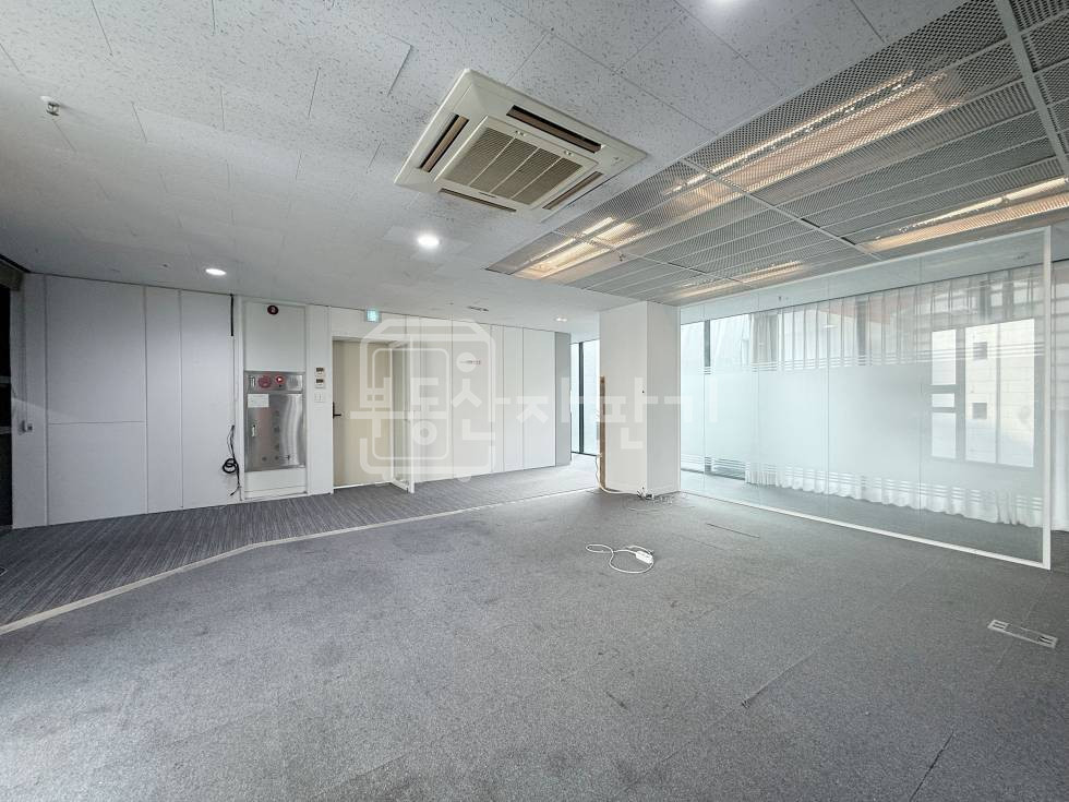 서울 강남구 논현동 테라스 , 주차무료 2대, 을지병원 인근, 코너건물 5층 임대 월세 매물번호 33318 사진 10