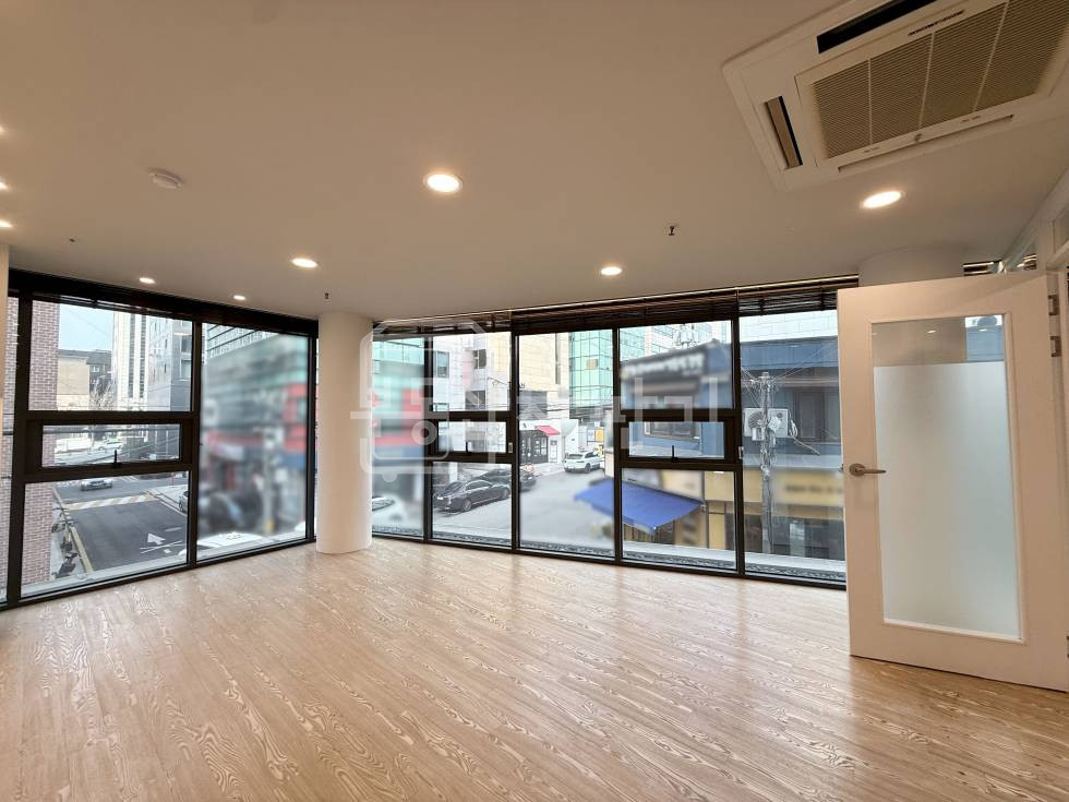 서울 강남구 논현동 주차무료 2대, 을지병원 인근, 코너건물 2층 임대 월세 매물번호 33316 사진 3