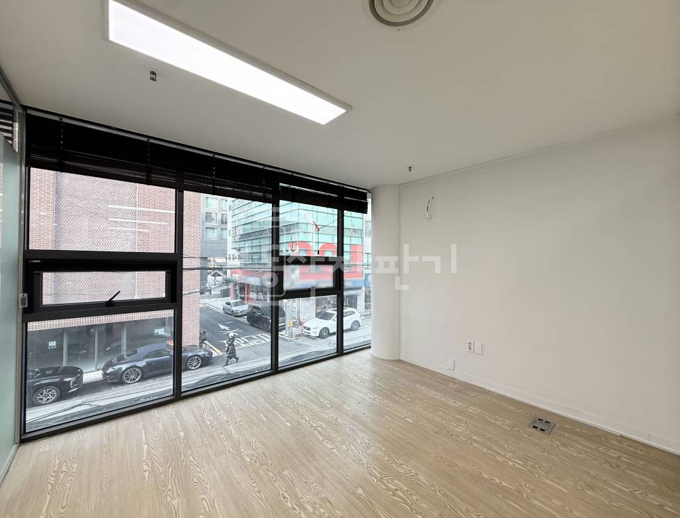 서울 강남구 논현동 주차무료 2대, 을지병원 인근, 코너건물 2층 임대 월세 매물번호 33316 사진 9