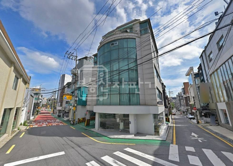 서울 강남구 신사동 무권리, 압구정역 10분, 역세권, 3층 임대 월세 매물번호 33327 사진 1