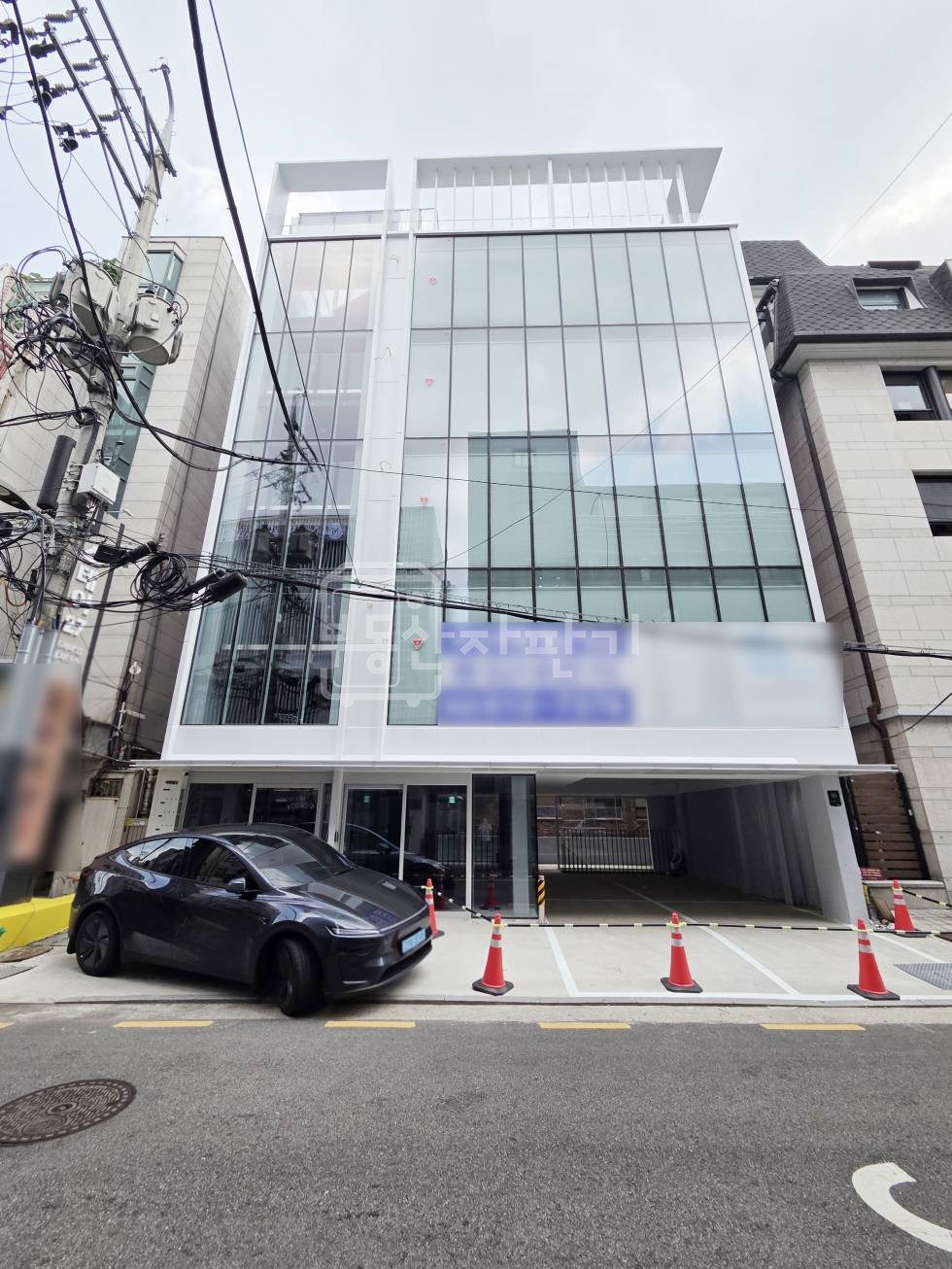 서울 서초구 서초동 교대역 1분, 초역세권, 지상5층~지하1층 리모델링건물 통임대 월세 매물번호 33331 사진 1