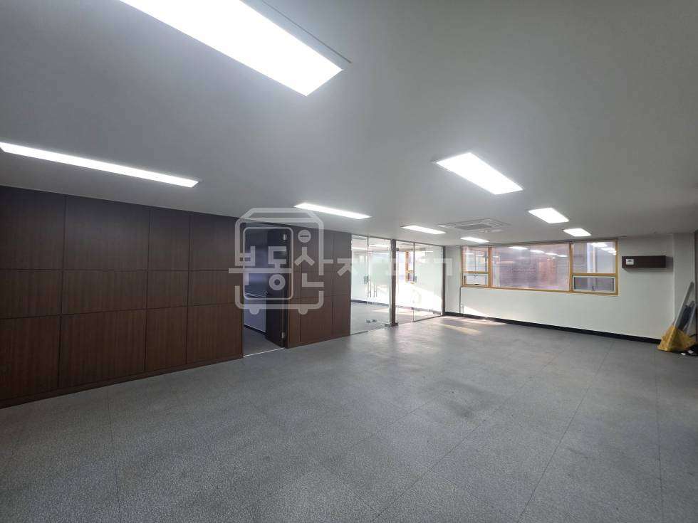 서울 강남구 역삼동 무권리, 역삼역 4분, 더블역세권, 주차 5대 가능한 사무실 3층 임대 월세 매물번호 33349 사진 3