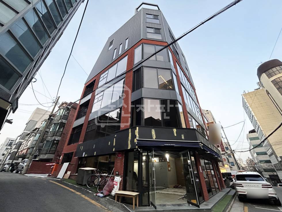 서울 강남구 역삼동 싸리고개공원교차로 인근, 코너건물, 2층 임대 월세 매물번호 27940 사진 1
