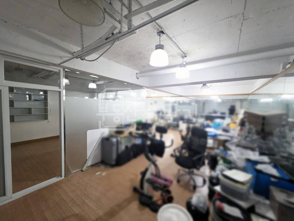 서울 강남구 신사동 무권리, 압구정역 9분, 역세권, 지하1층 일부 임대 월세 매물번호 33400 사진 3