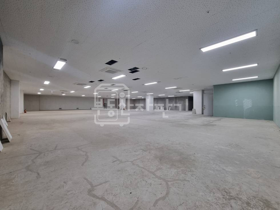 서울 강남구 청담동 무권리, 압구정로데오역 도보 3분, 초역세권, 지하2층 임대 월세 매물번호 32740 사진 2
