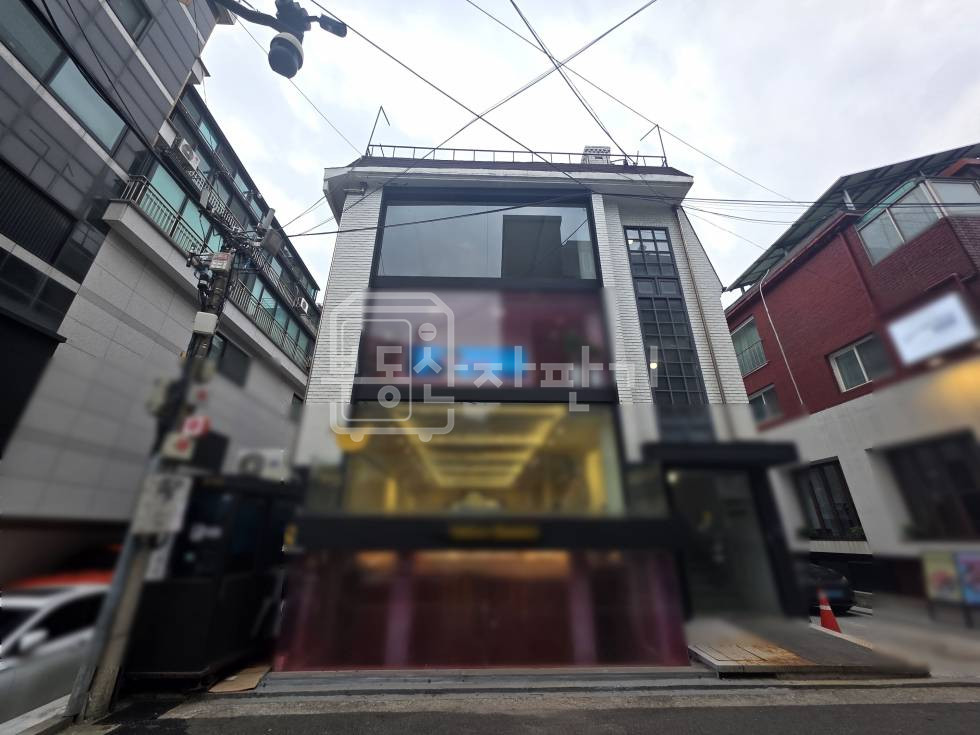 서울 강남구 신사동 무권리, 신사역 9분, 역세권, 지하1층 임대 월세 매물번호 33418 사진 1