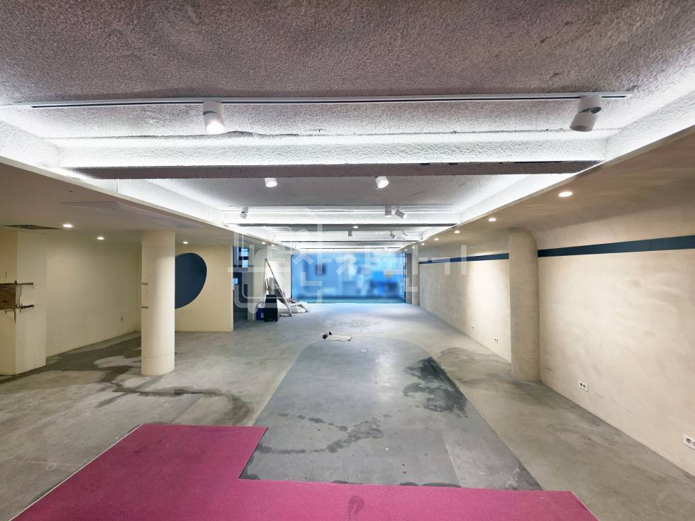 서울 강남구 신사동 무권리, 신사역 9분, 역세권, 1층 임대 월세 매물번호 33421 사진 2