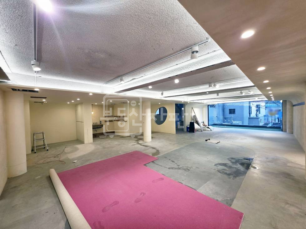 서울 강남구 신사동 무권리, 신사역 9분, 역세권, 1층 임대 월세 매물번호 33421 사진 3