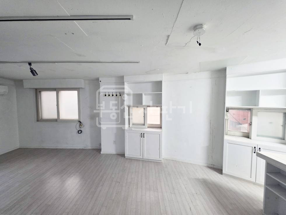 서울 강남구 신사동 무권리, 신사역 9분, 역세권, 4층 임대 월세 매물번호 33427 사진 5