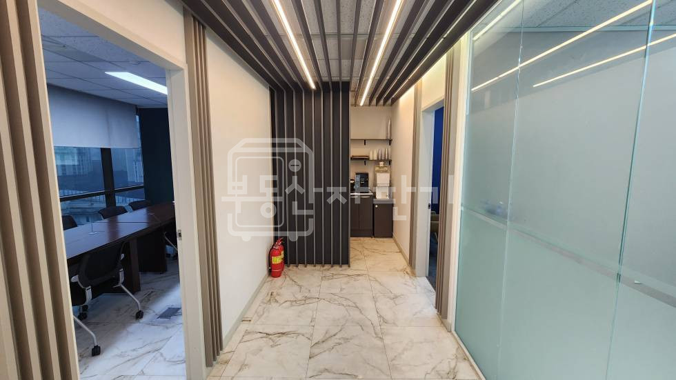 서울 강남구 논현동 무권리 강남구청역 도보 1분 초역세권 11층 임대 월세 매물번호 32549 사진 8